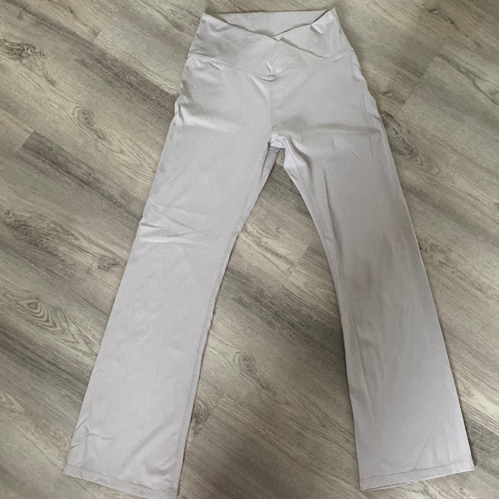 Crossover flare leggings